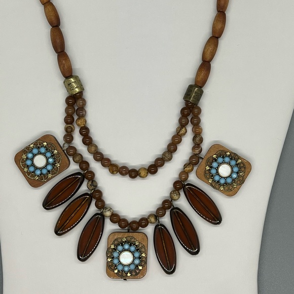 Wanderlust Wood Necklace - Picture 2 of 4